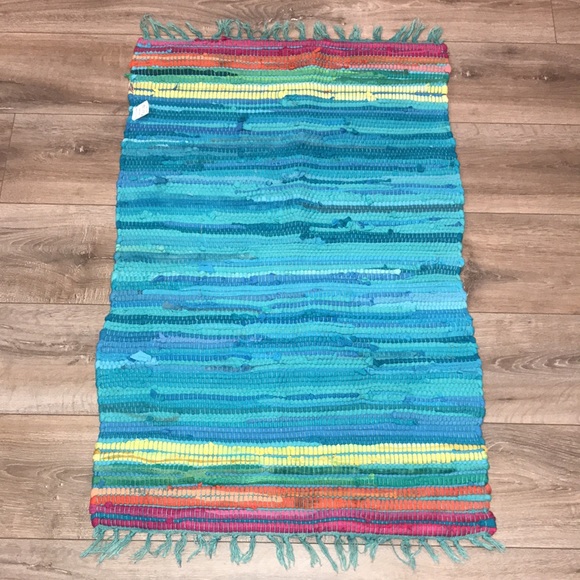 Colorful Woven Rug - Picture 2 of 3